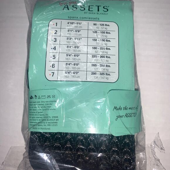 SPANX Assets by Sara Blakely Shaping‎ Tights. Textured Wish Bone. Black. Size 2 - Picture 9 of 10